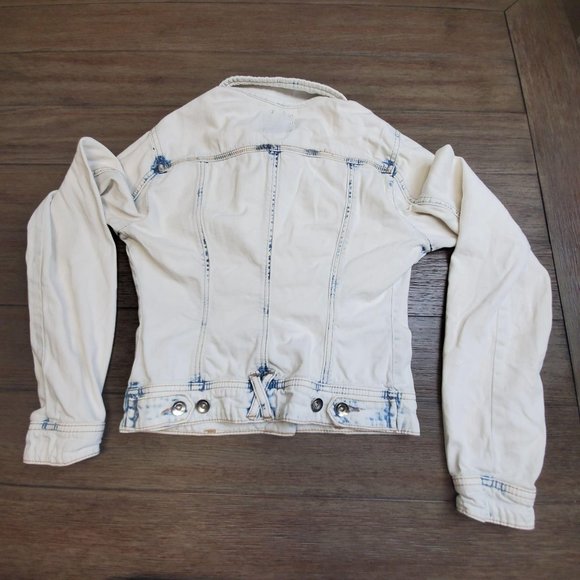 Forever 21 denim jacket size S light blue color - Picture 2 of 8